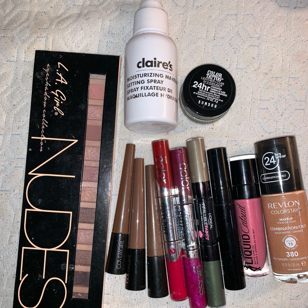 Makeup bundle (open To Anyone)